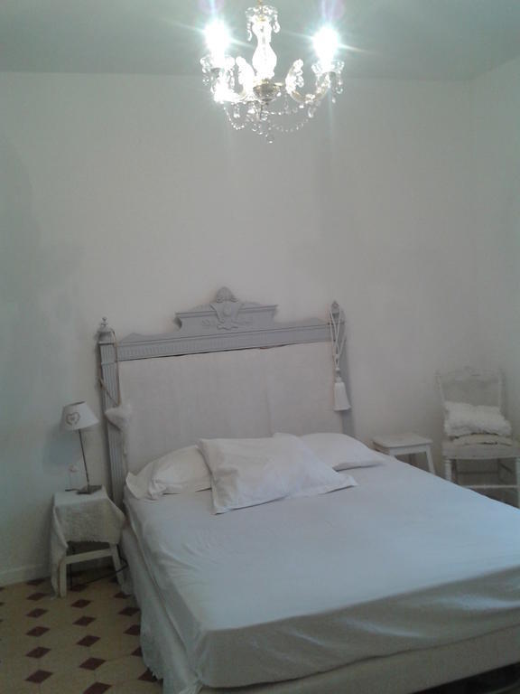 Aux Roses De L'Etang Hotel Капестон Стая снимка