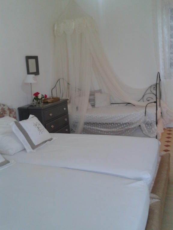 Aux Roses De L'Etang Hotel Капестон Екстериор снимка