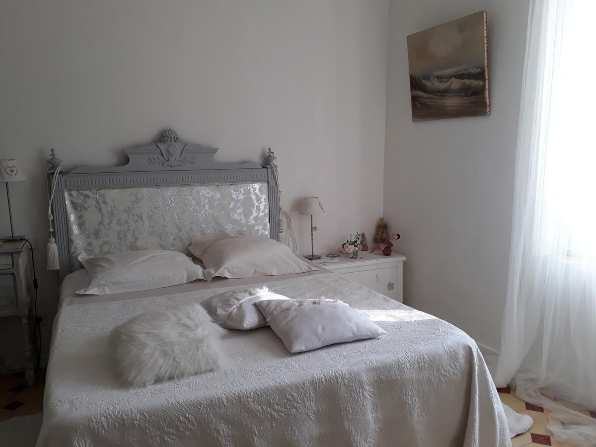 Aux Roses De L'Etang Hotel Капестон Екстериор снимка