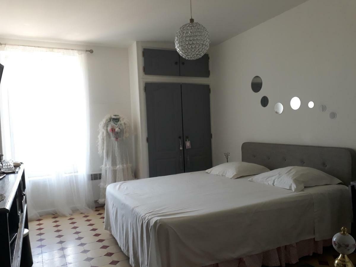 Aux Roses De L'Etang Hotel Капестон Екстериор снимка