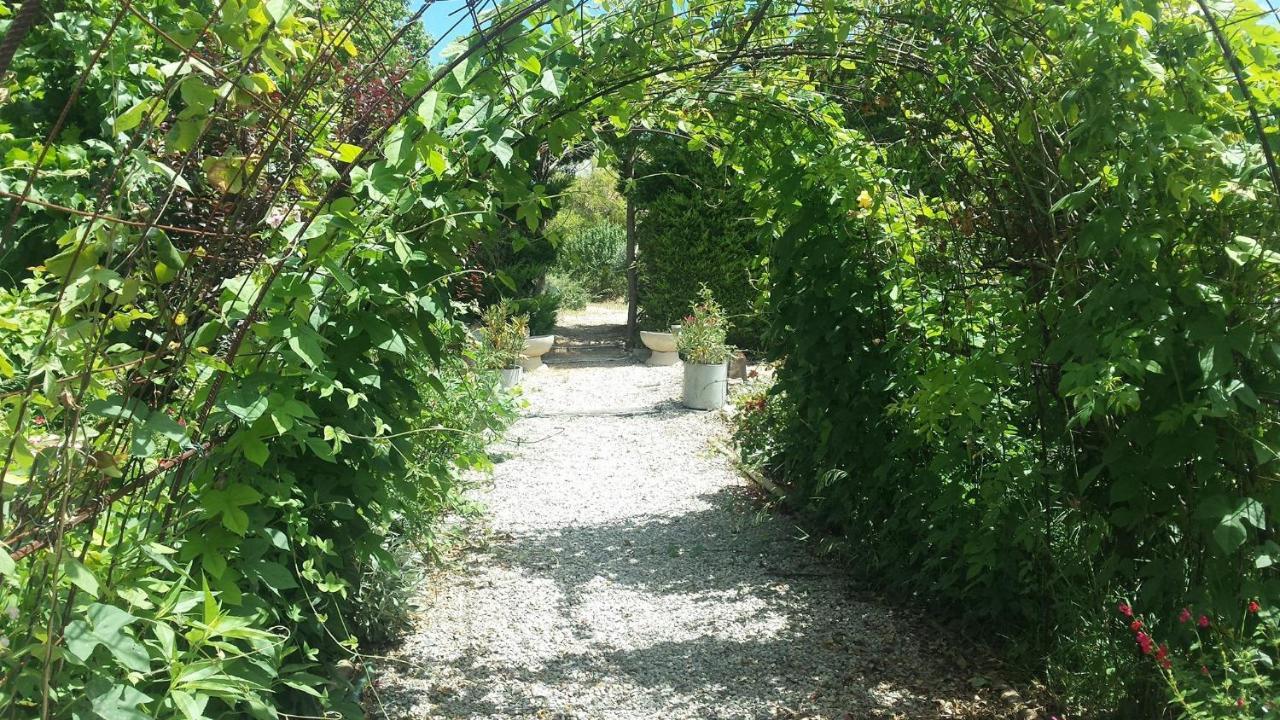 Aux Roses De L'Etang Hotel Капестон Екстериор снимка